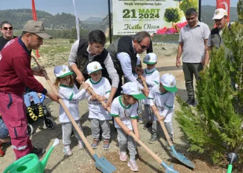 Bin fidan toprakla buluşturuldu