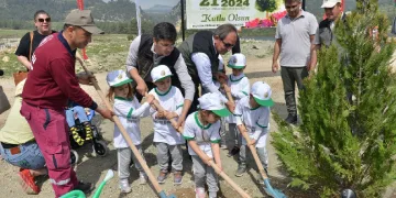 Bin fidan toprakla buluşturuldu
