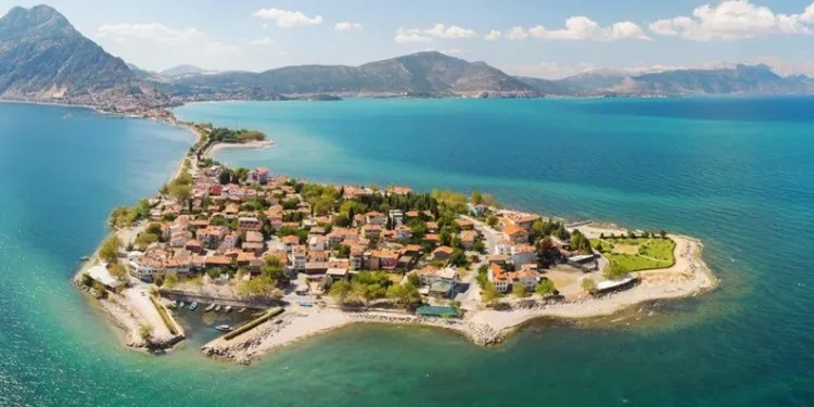 “2028’de göl ikiye ayrılabilir”