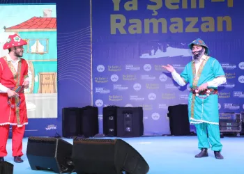 Hacivat Karagöz orta oyunu sahnelendi
