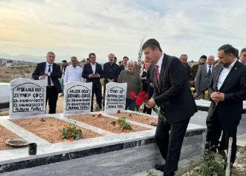 Başkan Tutdere’nin ilk ziyareti mezarlık oldu