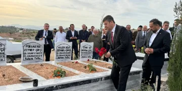 Başkan Tutdere’nin ilk ziyareti mezarlık oldu