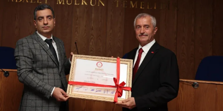 Tahmazoğlu mazbatasını aldı