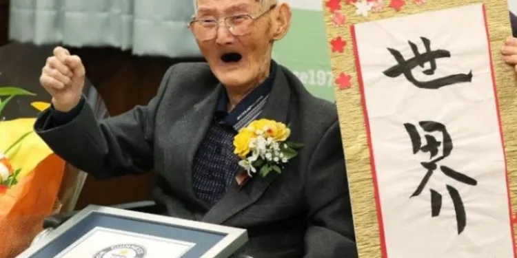 Japonya’nın en yaşlı erkeği hayatını kaybetti