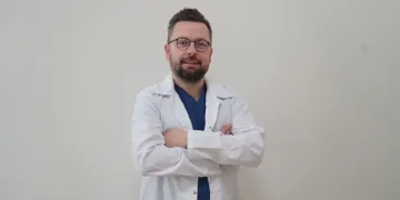Gönüllü, hasta kabulüne başladı