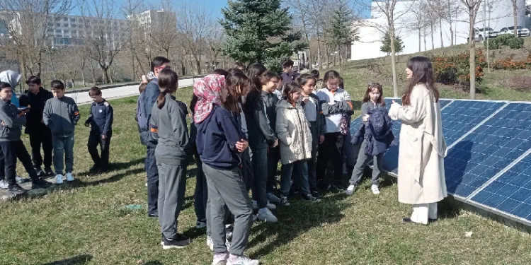 Öğrenciler yenilenebilir enerjiyi öğrendi