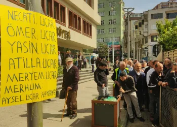 Tır dolusu meyve fidanı dağıttılar