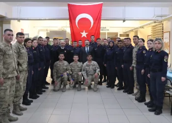 Eskişehir Valisi jandarma ekipleriyle iftar yaptı