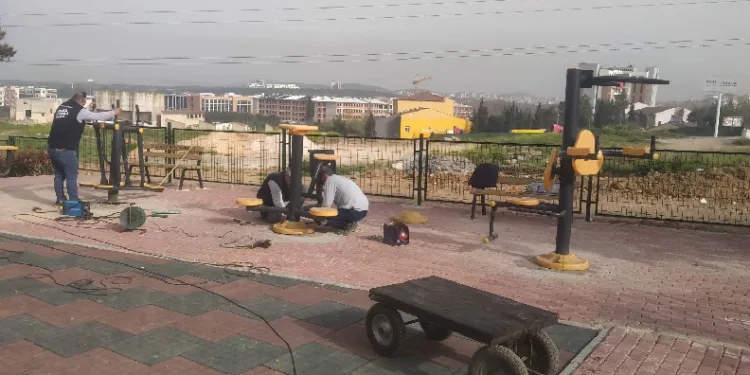 Parklar çocuklar için yaza hazırlanıyor