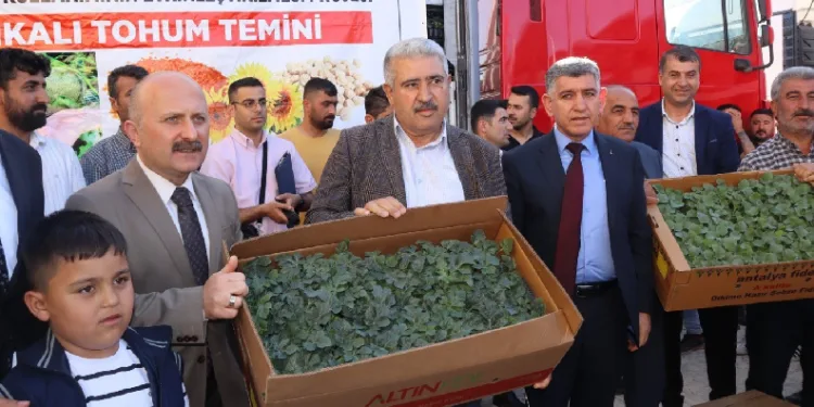 Besni’de 360 bin adet fide dağıtıldı