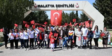 EYM öğrencilerinden şehitlik ziyareti