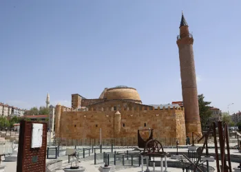 Tarihi medrese birçok alanda kullanılıyor