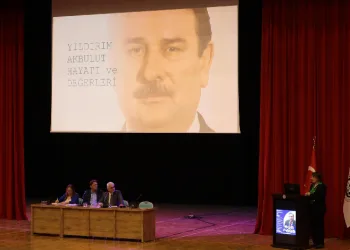 Eski Başbakan Akbulut, anıldı