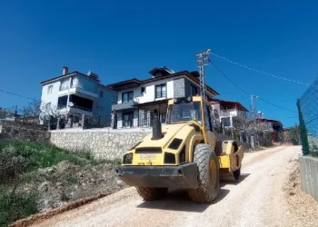 Toroslar’da yollar bakımdan geçiriliyor