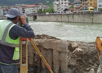 Asma köprü inşaatı devam ediyor