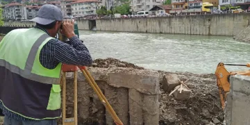 Asma köprü inşaatı devam ediyor