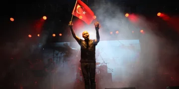 Haluk Levent, Afyonkarahisar’ı coşturdu