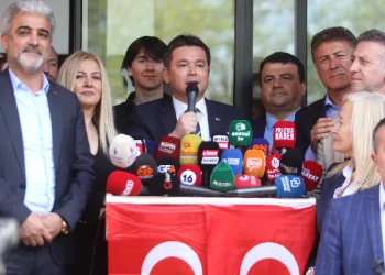 Başkan Erkan Aydın göreve başladı
