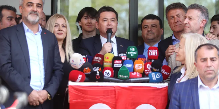 Başkan Erkan Aydın göreve başladı