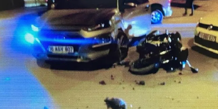 Otomobille çarpışan motosikletli yaralandı
