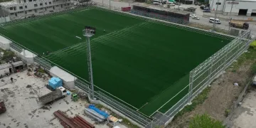 Yakup Altun Stadı’nda sentetik çim seriliyor
