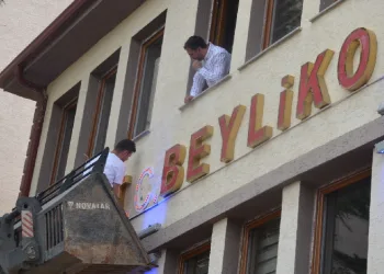 Beylikova Belediyesi tabelasına ‘T.C.’ ibaresi