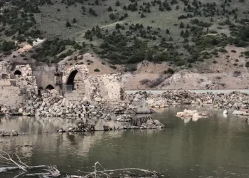 Eski köy sular altında kaldı