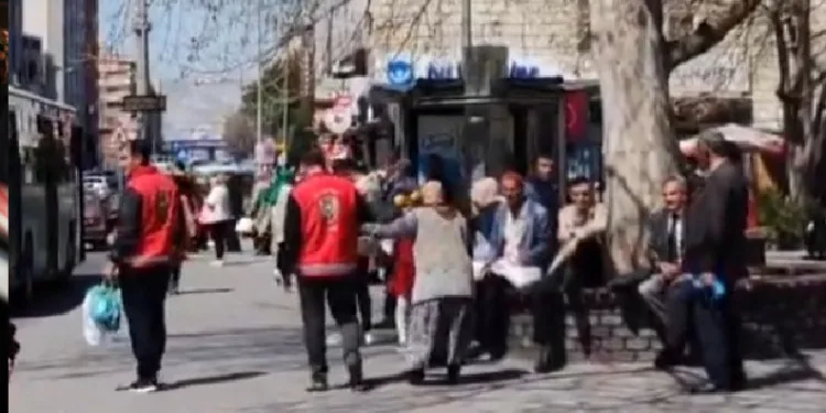 Kayseri polisinden yürek ısıtan hareket