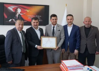 Başkan Selami Savaş mazbatasını aldı