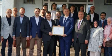 Başkan Yılmaz Yıldız mazbatasını aldı