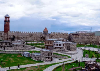 Erzurum’a yağmur sağanakla geliyor