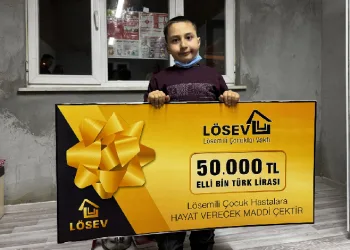 Minik Ahmet’e 50 bin TL ihtiyaç çeki