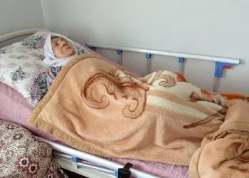 Felçli kadın hasta yatağına kavuştu