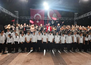 Kemer’in çocuklarından vefa konseri