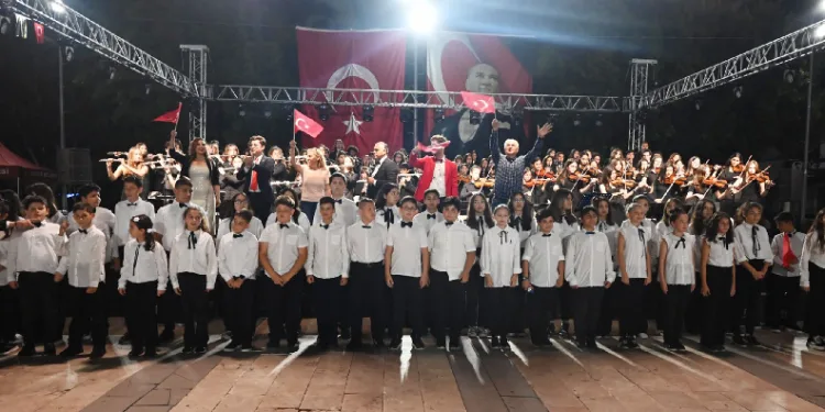 Kemer’in çocuklarından vefa konseri