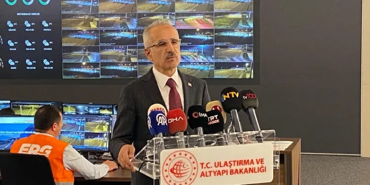 Uraloğlu’dan kavimler göçü benzetmesi