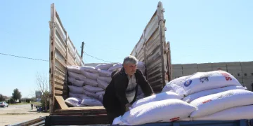 Büyükşehir Belediyesi’nin süt yemi desteği