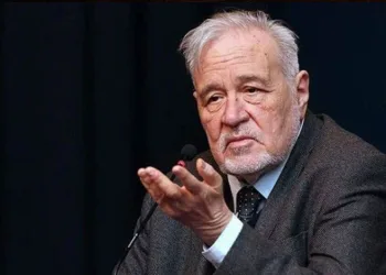 İlber Ortaylı THY uçağında rahatsızlandı