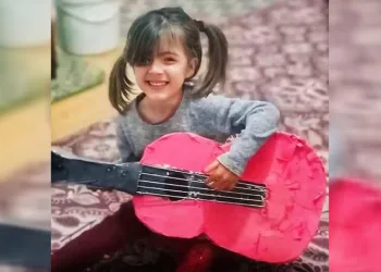 4 yaşındaki kuzenini boğazını keserek öldürdü