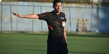 Genç hakem kalbine yenik düştü