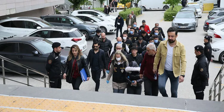 Fuhuş operasyonunda 7 şüpheli adliye sevk edildi