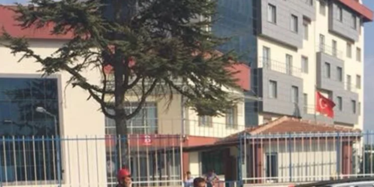 KYK yurdunda 97 öğrenci yedikleri yemekten zehirlendi