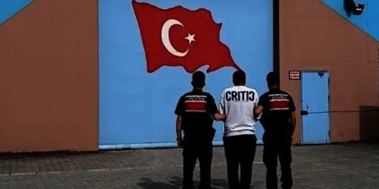 Hırsızlık suçundan aranıyordu