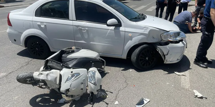 Siirt’te otomobilin çarptığı motosiklet sürücüsü yaralandı
