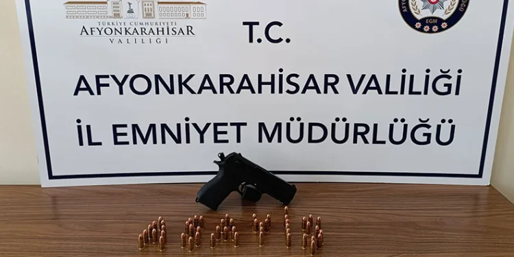 Cezaevinden çıkan şahıs karısını tehdit ederek aracını çalınca tekrar hapse girdi