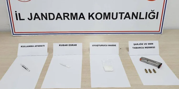 Uyuşturucu operasyonunda 2 gözaltı