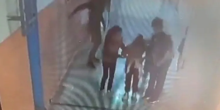 Heimlich manevrasıyla öğrencisini kurtardı