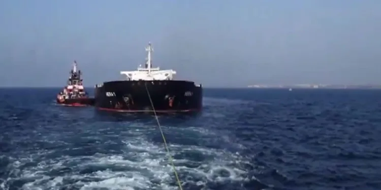Çanakkale Boğazı’ndan geçen tanker makine arızası yaptı