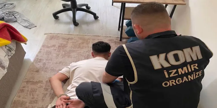 İzmir’de ‘Kertenkeleler Operasyonu’nda suç örgütü çökertildi; 9 gözaltı