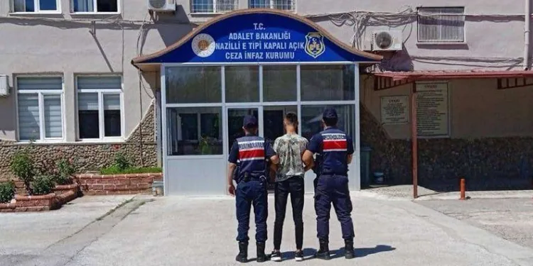 Aydın’da 32 aranan şahıs jandarmadan kaçamadı